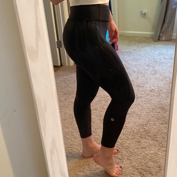 LIKE NEW! Lululemon 🍋 - Picture 6 of 7